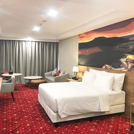 Labersa Hotel & Convention Center Samosir Sinapuran Zewnętrze zdjęcie