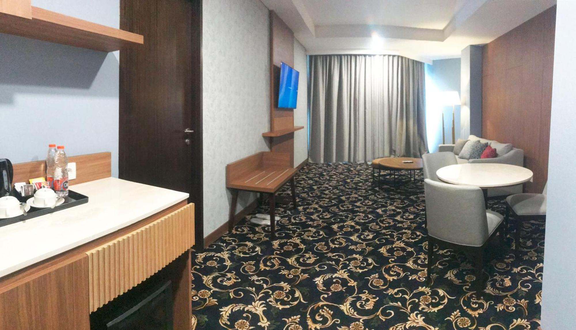 Labersa Hotel & Convention Center Samosir Sinapuran Zewnętrze zdjęcie